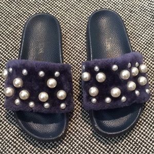 Fur Beds Slide- Navy Blue